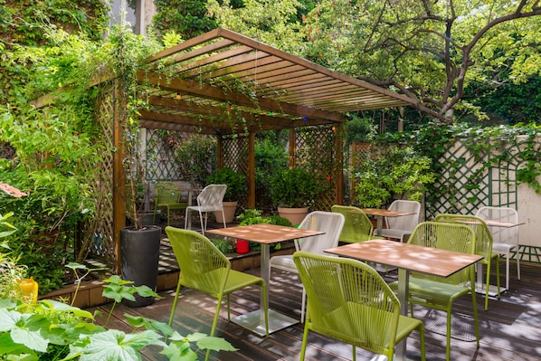 Hotel Paris Louis Blanc accepte les chiens à Paris