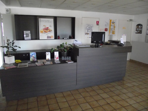 Première Classe Troyes - La Chapelle Saint Luc accepte les chiens à La Chapelle-Saint-Luc