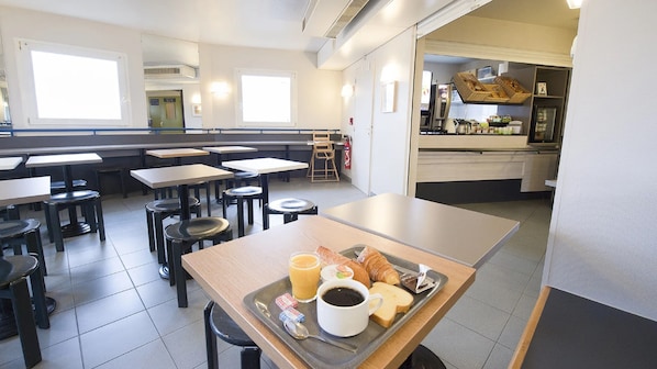 Kyriad Direct Clermont Ferrand Nord - Gerzat accepte les chiens à Gerzat