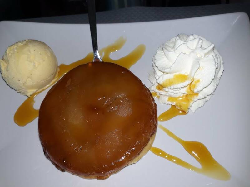 Restaurant du Camping les Rochelles Prunay Cassereau accepte les chiens à Prunay-Cassereau