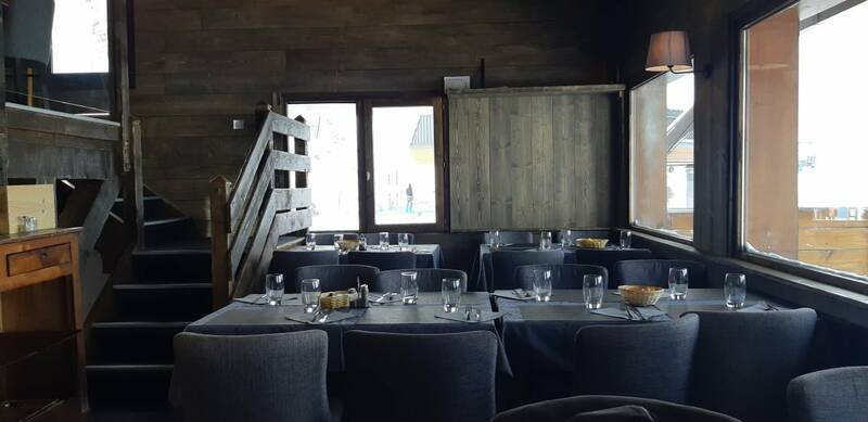 Le 1928 accepte les chiens à Courchevel