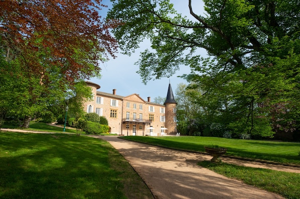 Château de Champ-renard accepte les chiens à Blace