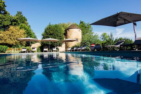 Château d'Igé accepte les chiens à Ige