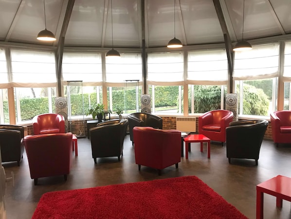 Kyriad Epernay accepte les chiens à Epernay