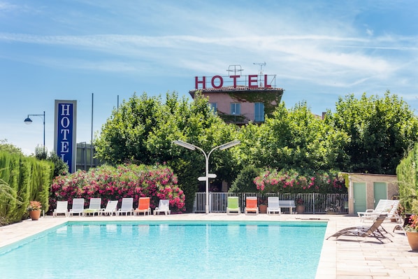 Les Vignes Blanches accepte les chiens à Beaucaire