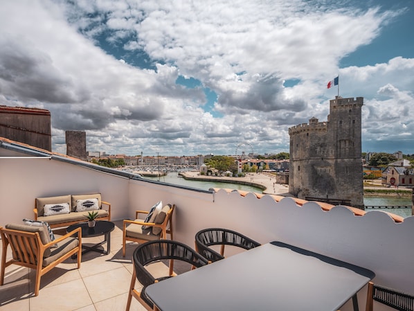 Maisons du Monde Hôtel & Suites - La Rochelle Vieux Port accepte les chiens à La Rochelle