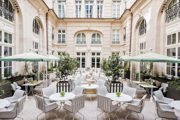 Hôtel de Crillon A Rosewood Hotel accepte les chiens à Champs Elysees