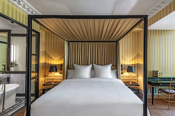 Hôtel de Berri Champs-Élysées, a Luxury Collection Hotel accepte les chiens à Paris