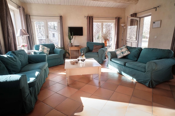 Les Maisons de Chante Oiseau accepte les chiens à Sigonce