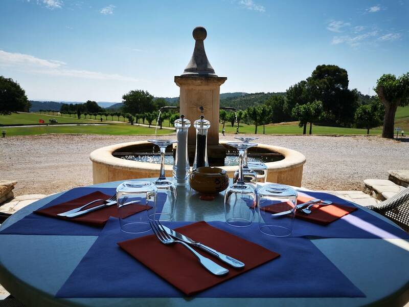 Restaurant La Gardette accepte les chiens à Pierrevert