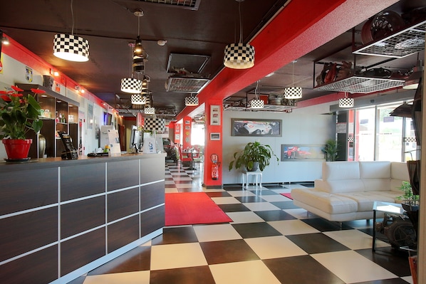 Enzo Hotels Cannes Ecluse by Kyriad Direct accepte les chiens à Cannes-Ecluse