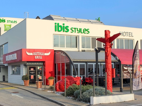 ibis Styles Crolles Grenoble A41 accepte les chiens à Crolles