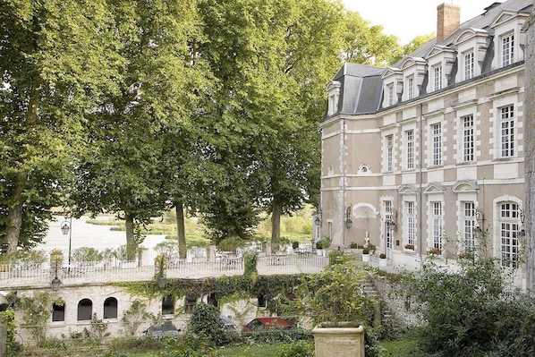 Grand Hotel de l'Abbaye accepte les chiens à Beaugency