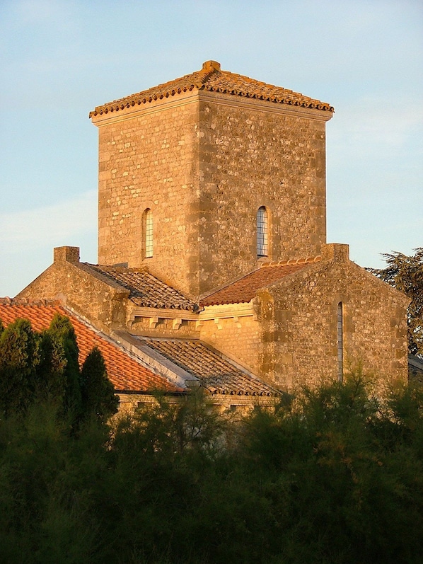 Hôtel de la place accepte les chiens à Germigny-des-Pres