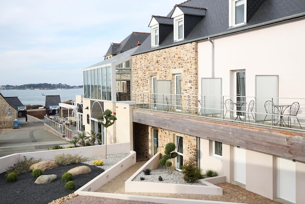 Best Western Plus Les Terrasses De Brehat accepte les chiens à Ploubazlanec