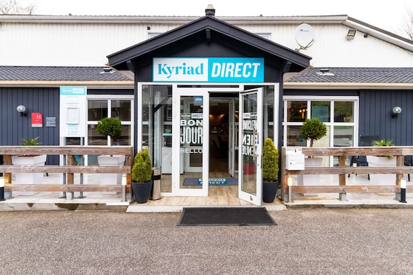 KYRIAD DIRECT ROUEN NORD - Barentin accepte les chiens à Barentin