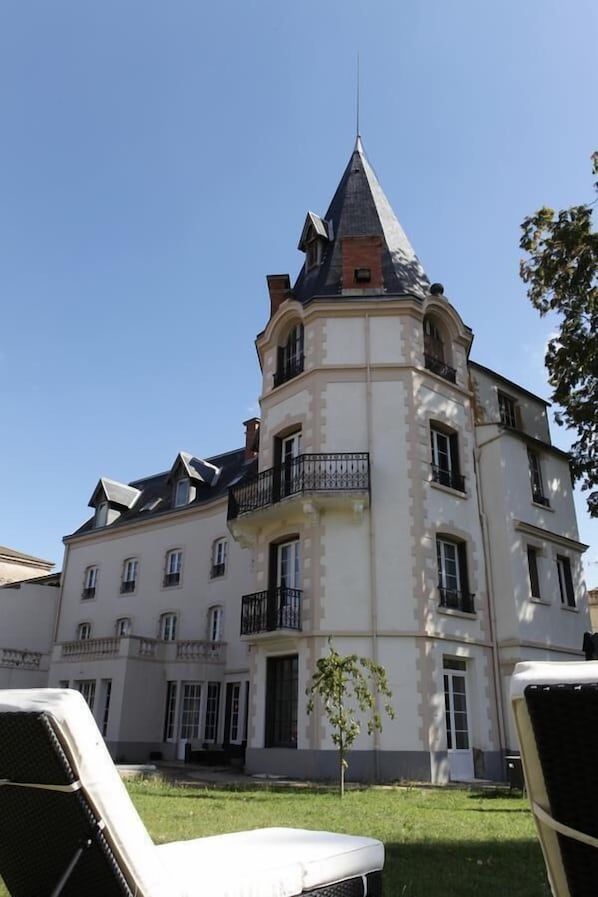 Chateau les 4 saisons accepte les chiens à Saint-Cirgues-sur-Couze