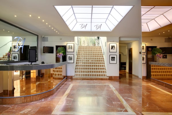 Best Western Premier Le Patio des Artistes accepte les chiens à Cannes