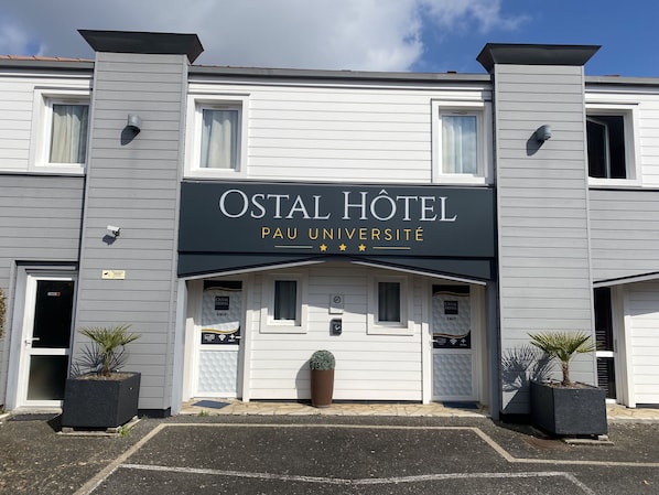 Ostal Hotel Pau Universite accepte les chiens à Pau