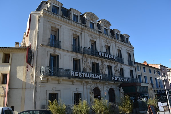 Le grand hôtel Molière accepte les chiens à Pezenas