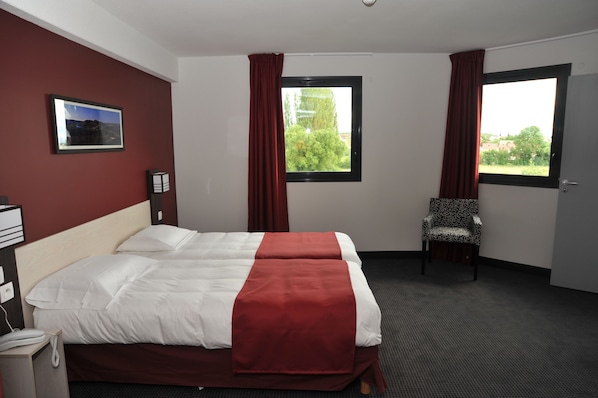 Hotel AKENA La Ferté Bernard accepte les chiens à Cherré-Au