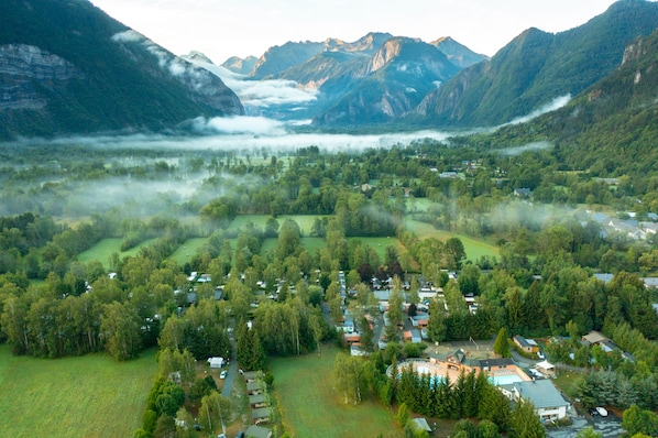 Camping RCN Belledonne accepte les chiens à Le Bourg-d'Oisans