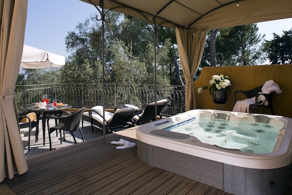 La Bastide Saint Antoine accepte les chiens à Grasse