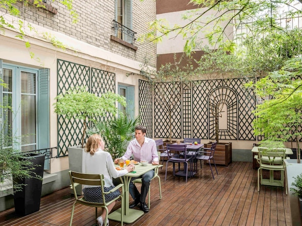 Aparthotel Adagio Access Paris Philippe Auguste accepte les chiens à Paris