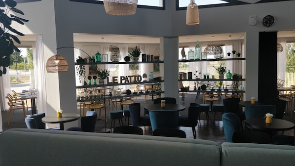 Brit Hotel Au Pays de Vitre accepte les chiens à Etrelles