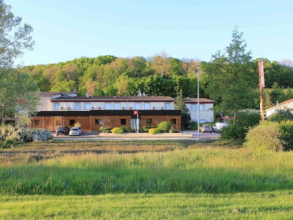 ibis Aurillac accepte les chiens à Aurillac