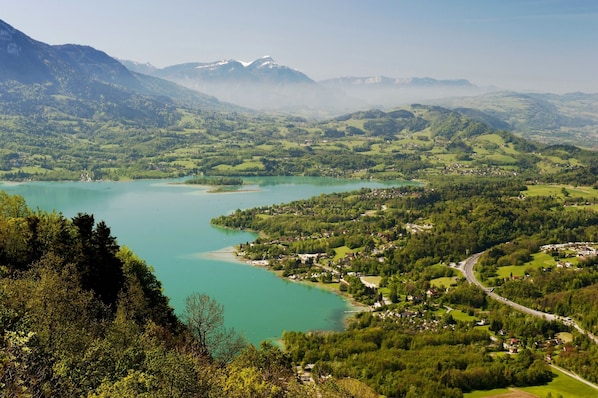 ibis budget Chambéry Sud Challes les Eaux accepte les chiens à ZA du Puit d'Ordet
