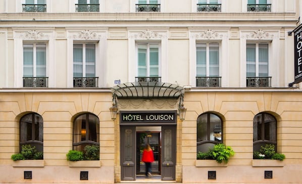 Hôtel LOUISON accepte les chiens à Paris