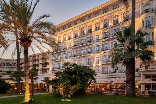 Hôtel Vacances Bleues Royal Westminster accepte les chiens à Menton