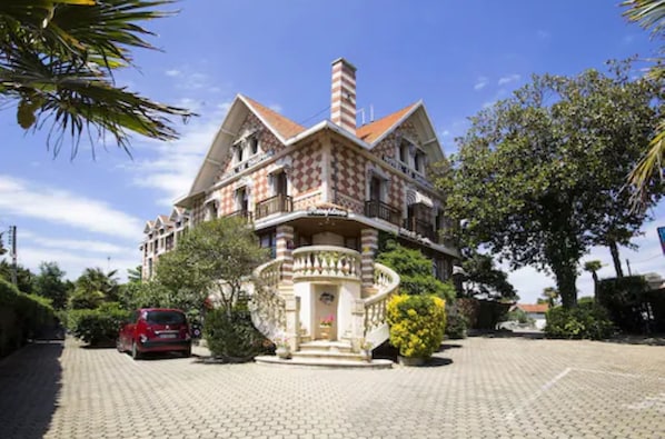 Hotel Le Dauphin accepte les chiens à Arcachon