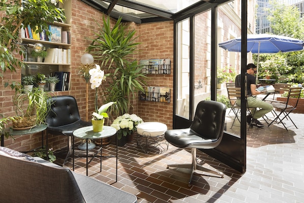 Hôtel Espace Champerret accepte les chiens à Levallois-Perret