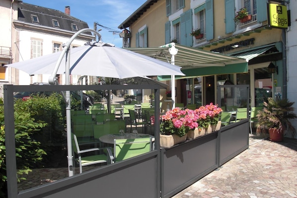 Hotel De France accepte les chiens à Rochechouart