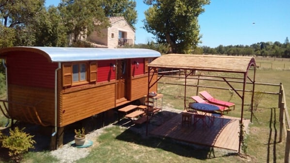 Roulotte La Nanouche accepte les chiens à Le Cailar