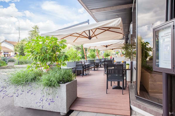 Crowne Plaza Geneva, an IHG Hotel accepte les chiens à Meyrin