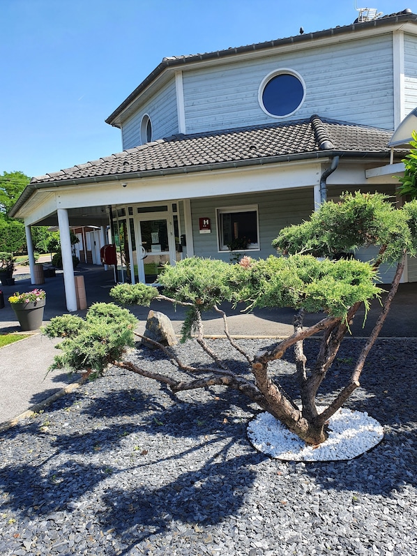 Eqynox Hôtel accepte les chiens à Marolles
