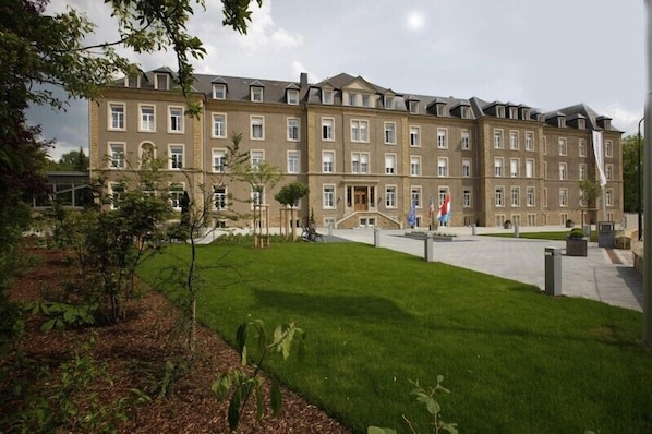 Hotel - Résidence Am Klouschter accepte les chiens à avenue Marie-Adélaïde