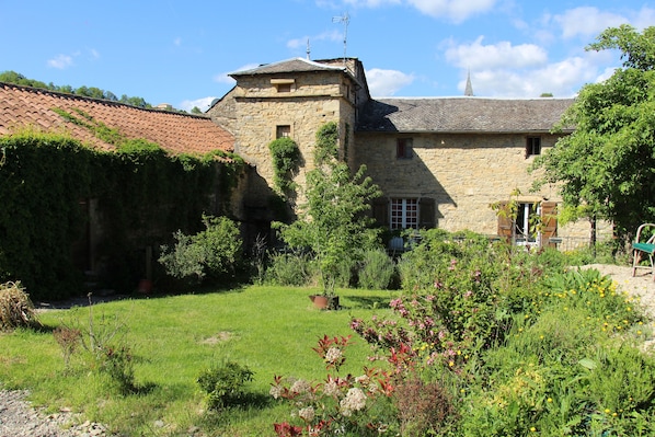 Domaine d'Alcapiès accepte les chiens à Saint-Jean-d'Alcapies