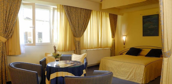 Les Reflets Jaunes accepte les chiens à Givet