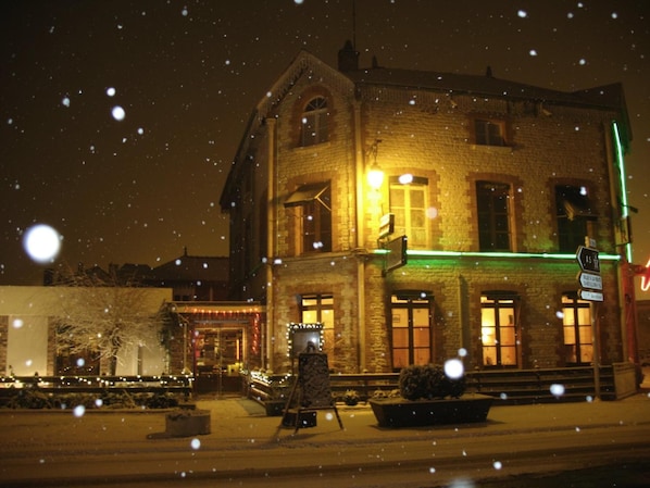 Hôtel Restaurant de l'Abbaye accepte les chiens à Clairvaux
