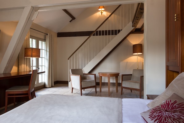 Hôtel Aux Vieux Remparts, The Originals Relais (Relais du Silence) accepte les chiens à Provins