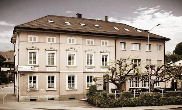 Hotel Restaurant Jura accepte les chiens à Brügg