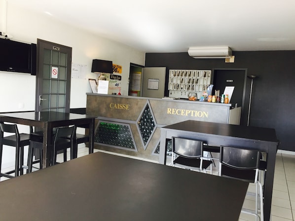 Hôtel Marjolaine accepte les chiens à Roullet-Saint-Estephe