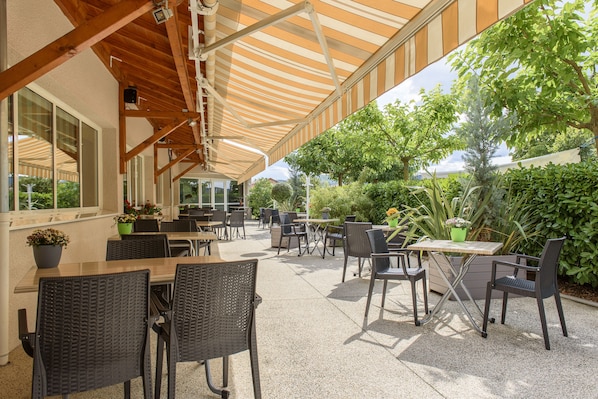 Hôtel & Restaurant Le Chatard accepte les chiens à Sarcey