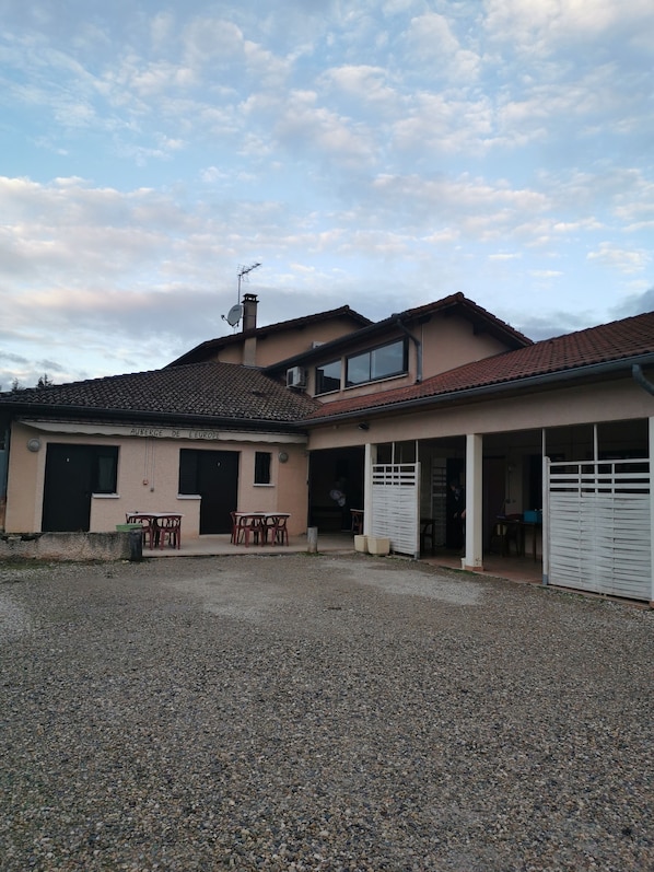 Auberge de l'Europe accepte les chiens à Saint-Quentin-Fallavier