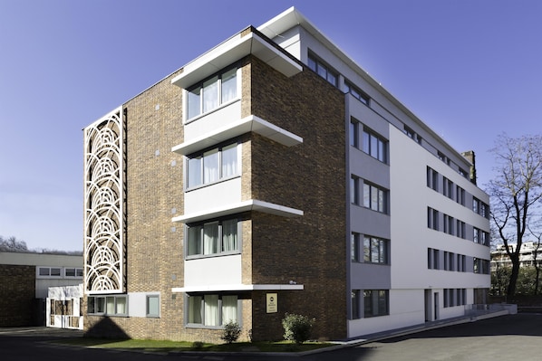 Best Western Hotel Journel Paris Sud accepte les chiens à Ris Orangis