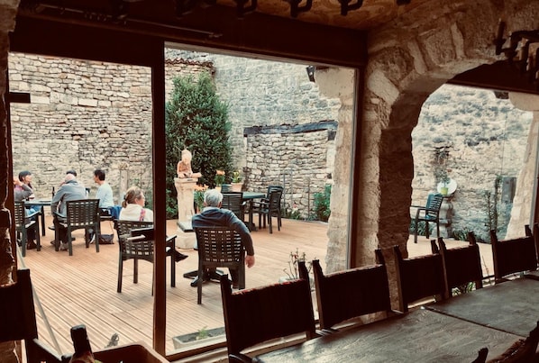 Auberge de L'Abbatiale accepte les chiens à Auberive